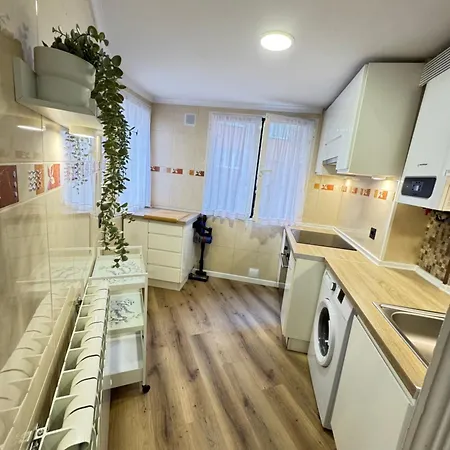 Apartament Manurodri *